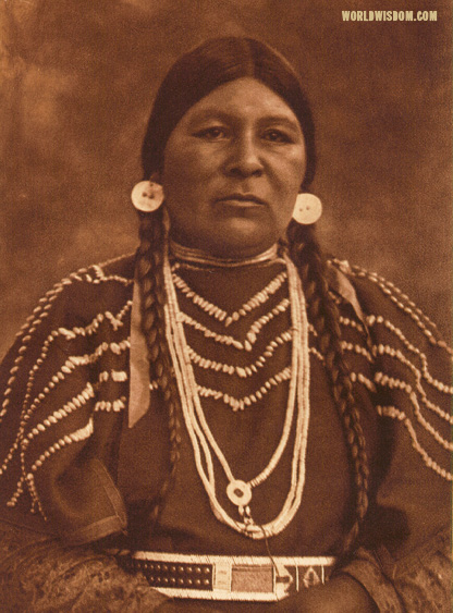 "Cayuse woman", by Edward S. Curtis from The North American Indian Volume 8

